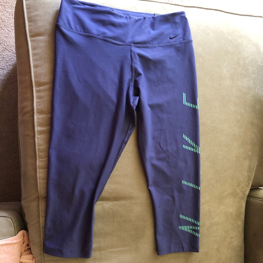 NIKE SZ. L NEW WITH TAGS PANTS LEGGINGS